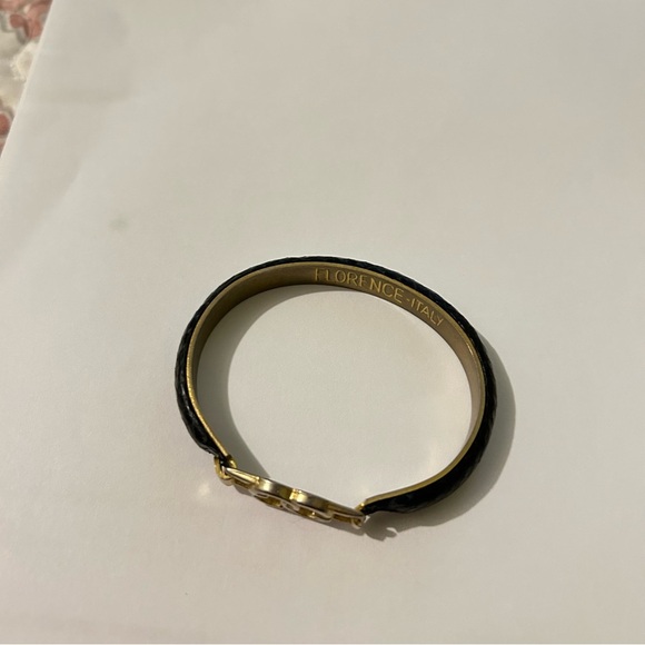 Gucci Gold Logo Bracelet with Black Band - Picture 4 of 9
